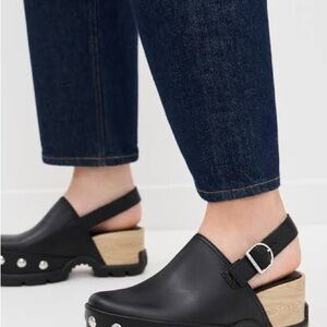 SOLD!!! Sorel Black Leather clogs mules with Wooden Heel
